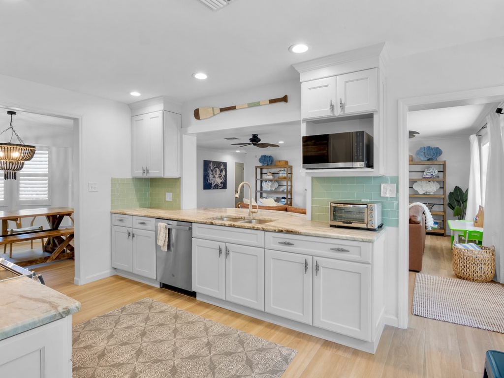 Spacious kitchen with appliances