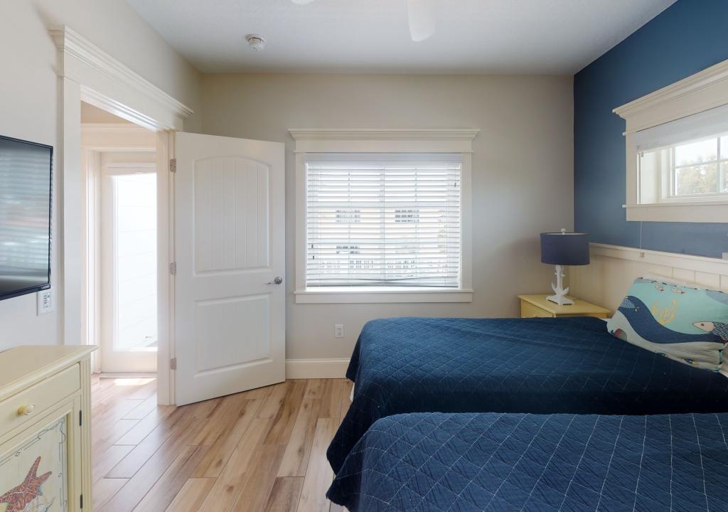 Sixth Bedroom, Two Twins