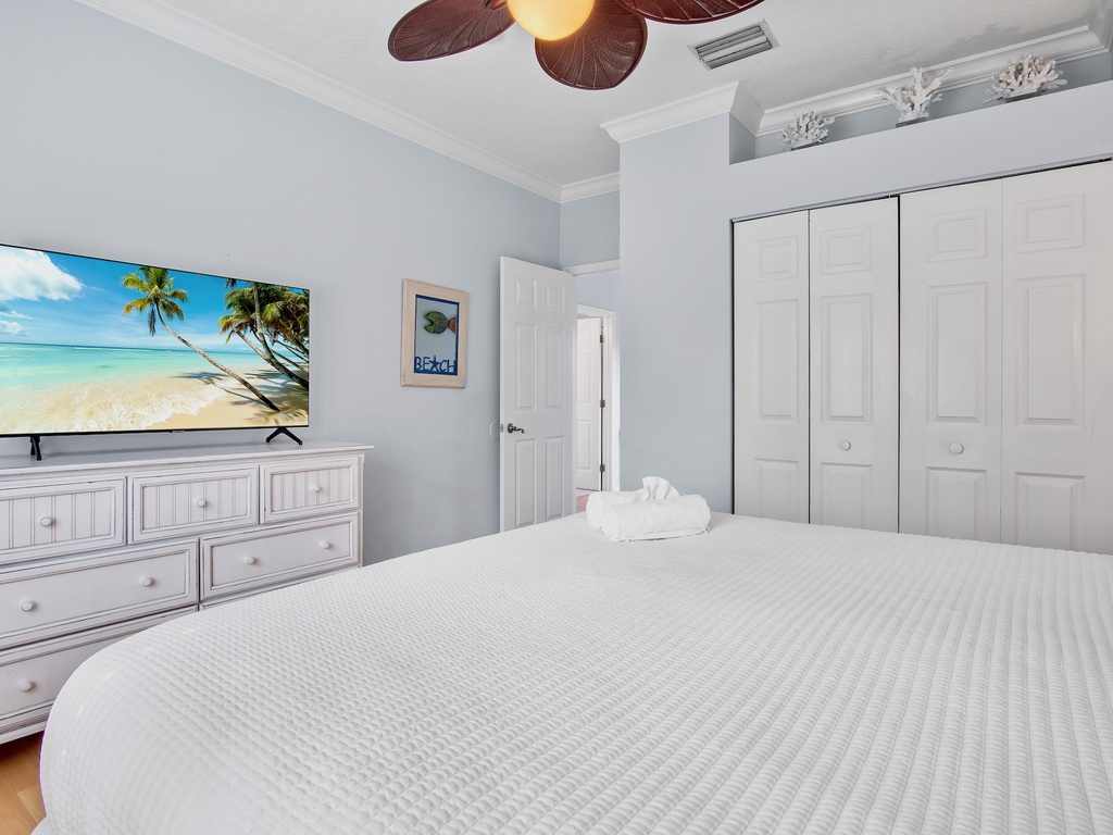 Fourth Bedroom, King bed