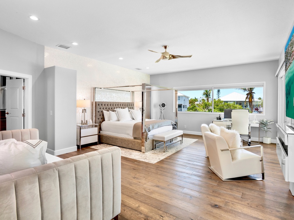 Primary Bedroom, King