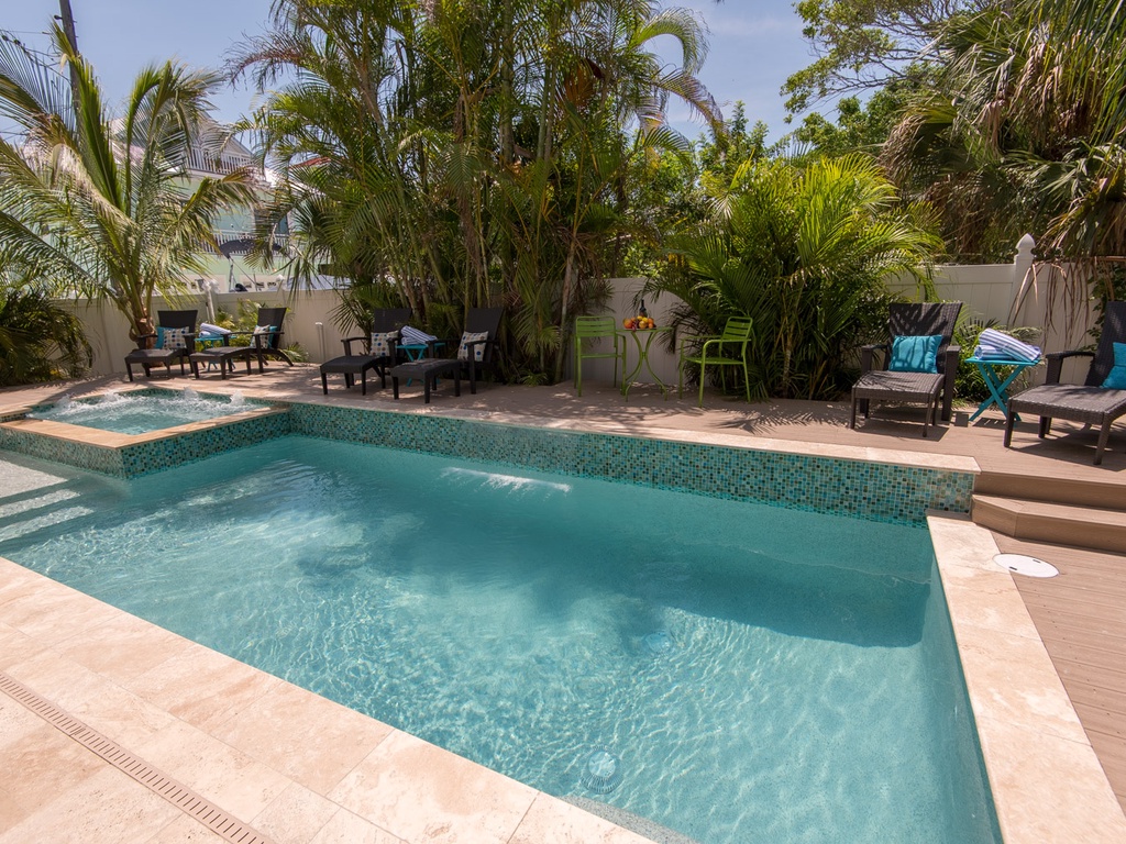Private Pool with Sun Loungers