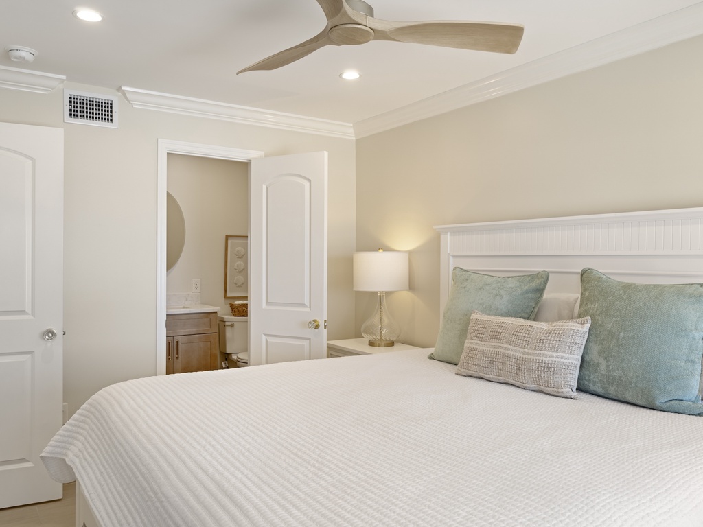 Primary Bedroom, King bed