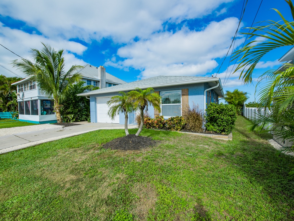 Bay 2 Beach Too by AMI Locals