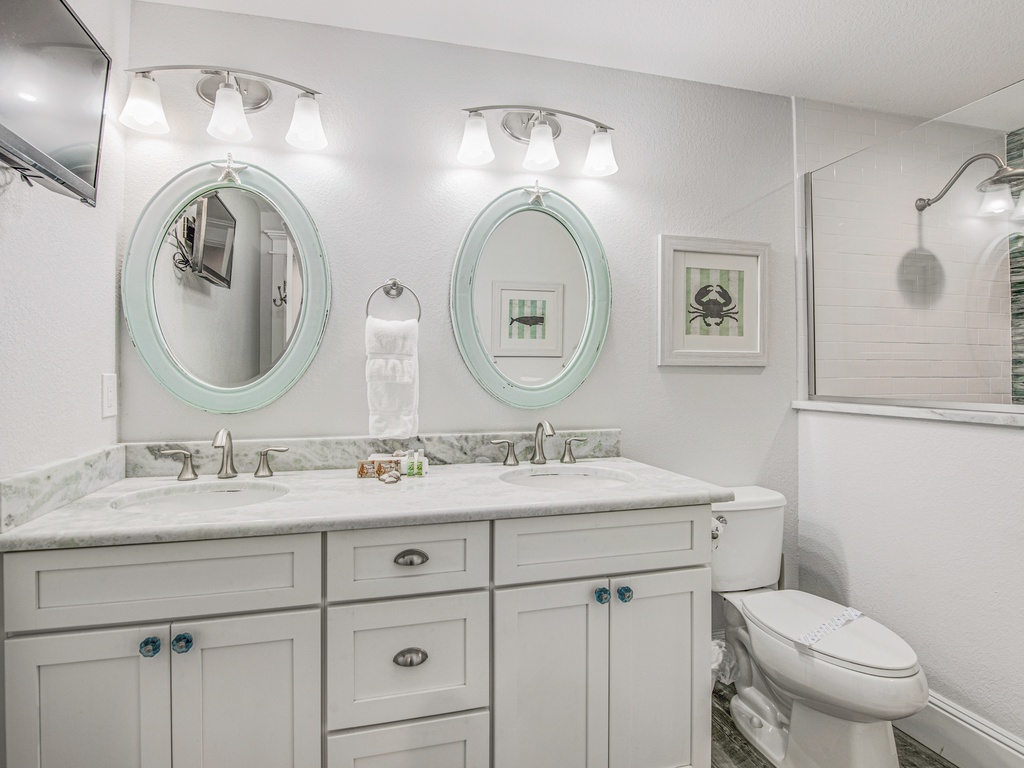 Ensuite Bathroom - Double-Vanity