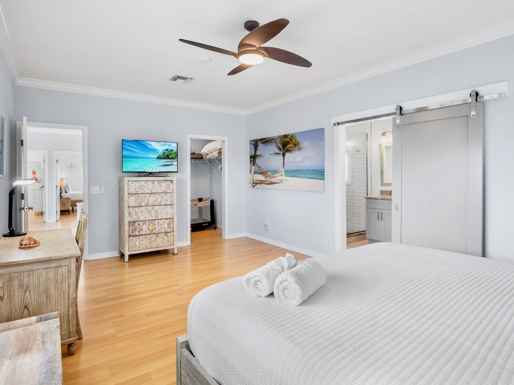 Primary Bedroom, King bed