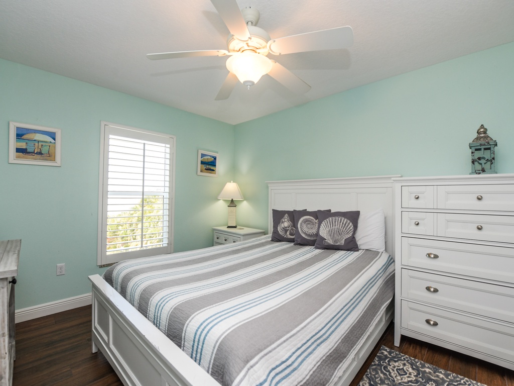 Third Bedroom - Queen