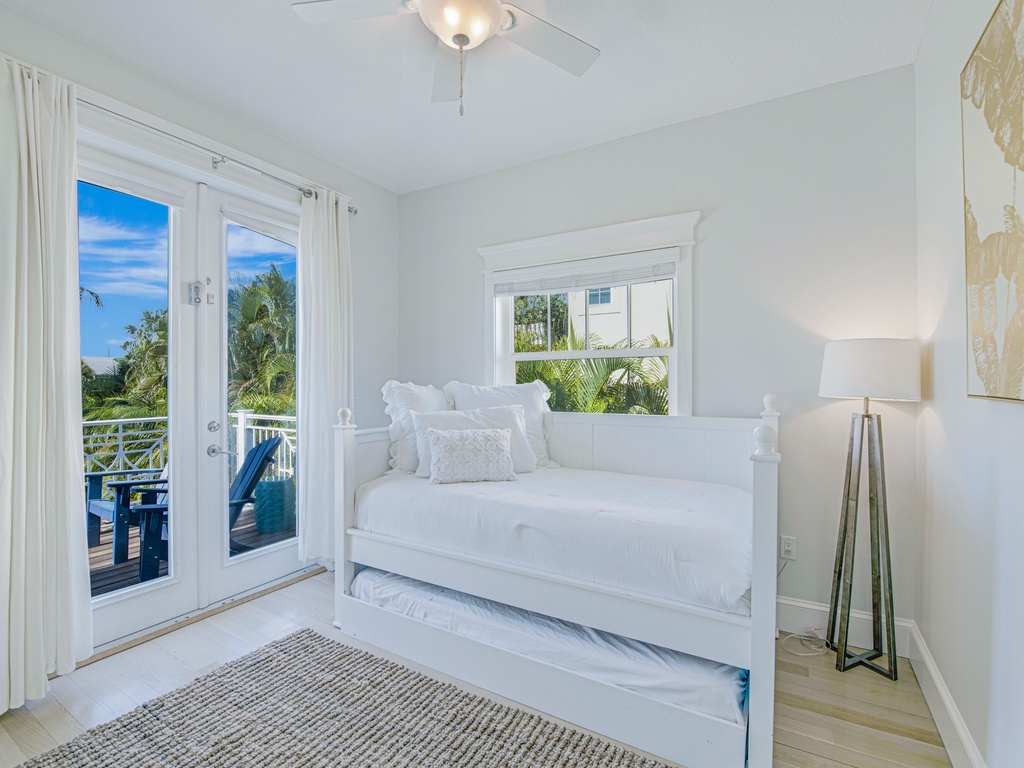 Serenity Beach - AMI Locals