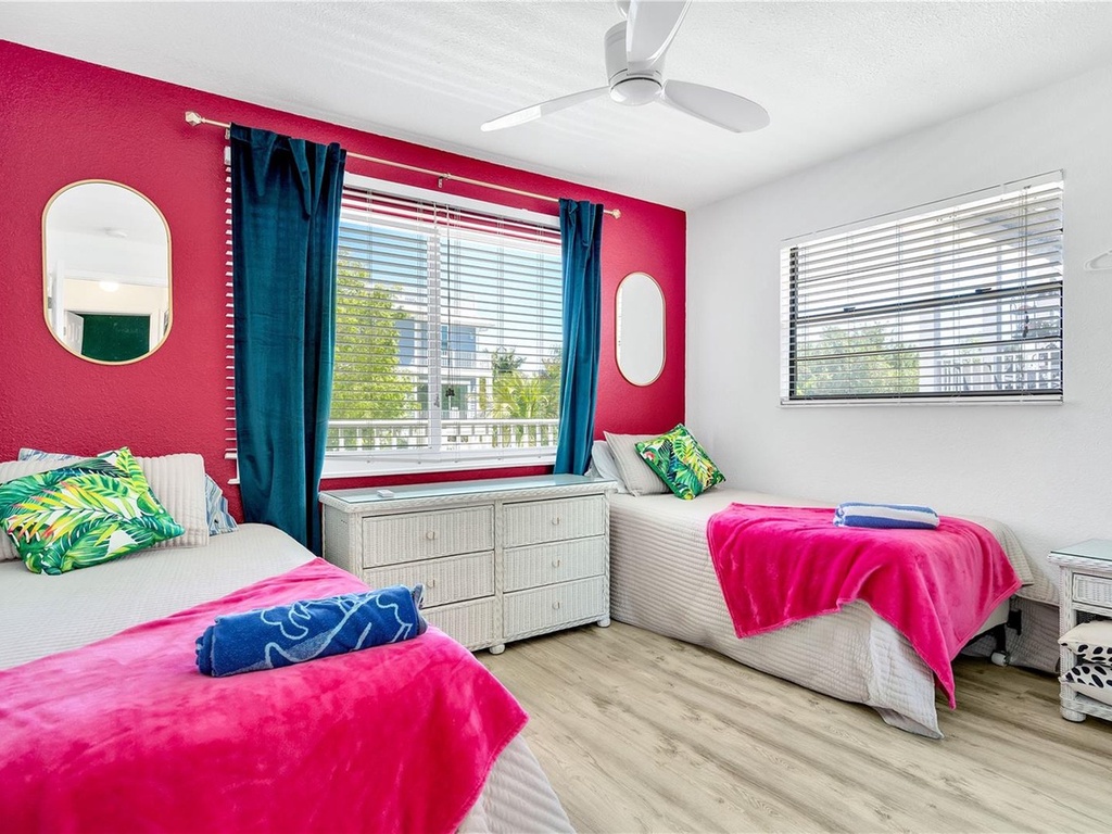 Second Bedroom, Two Twin beds