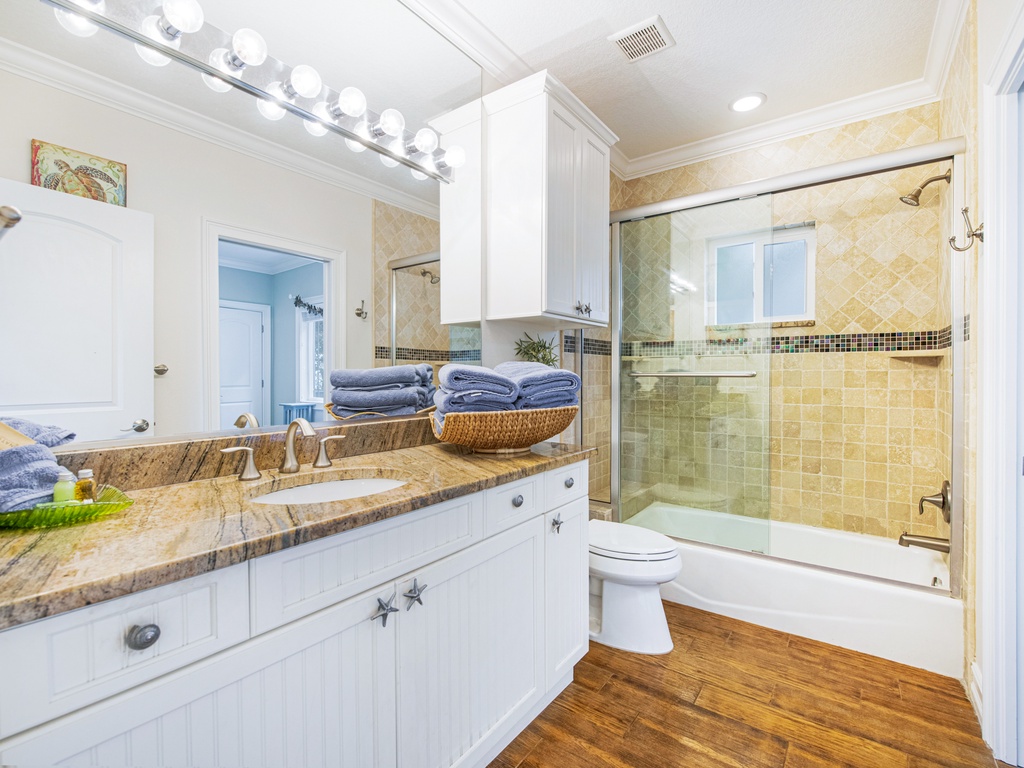 Side B - Fifth Bathroom - En-Suite