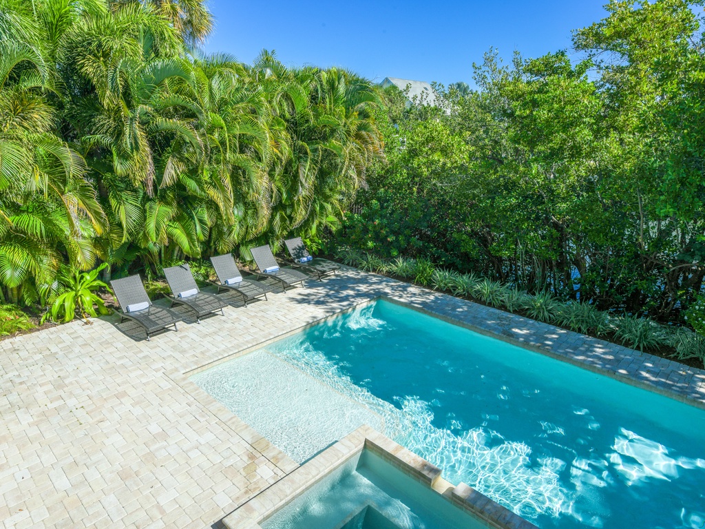 Poolside Loungers