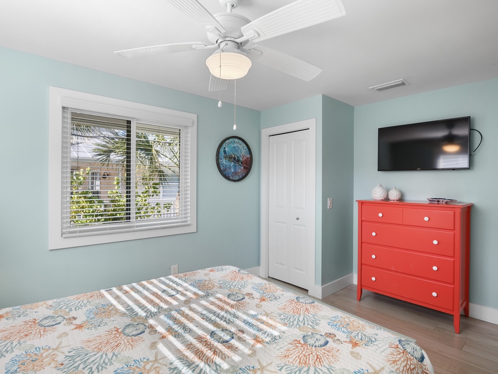 Third Bedroom - Queen