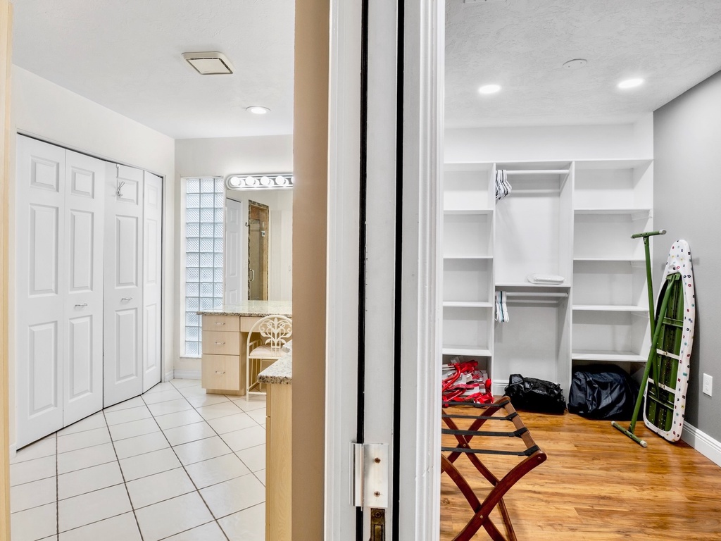 Primary Bedroom, Closet