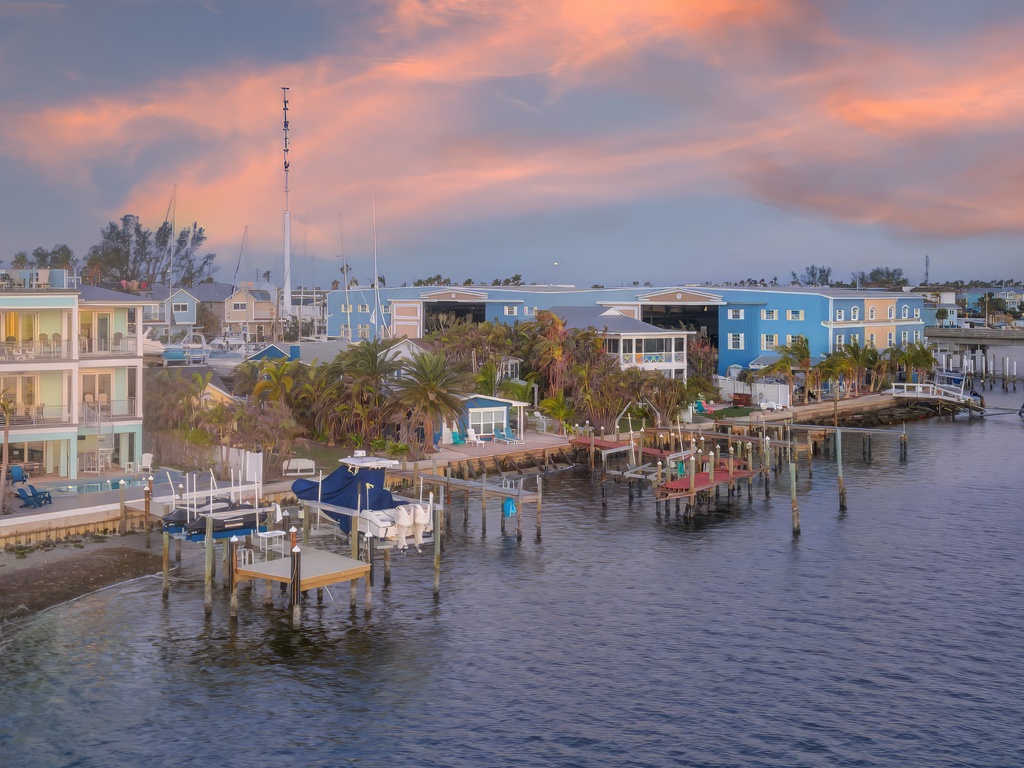 Bayfront Retreat by AMI Locals