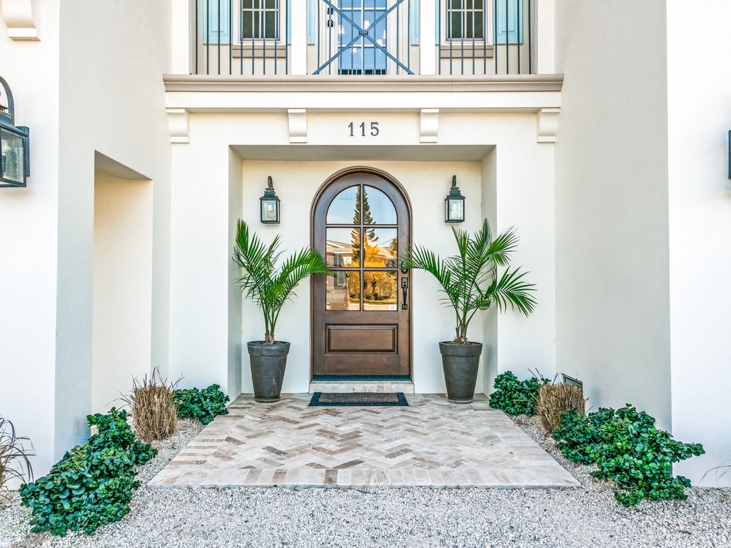 Inviting Entryway to Home