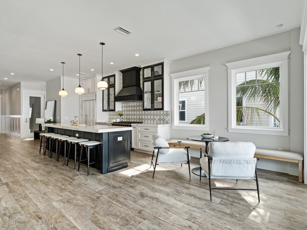 Fully Equipped Kitchen and Dining Area