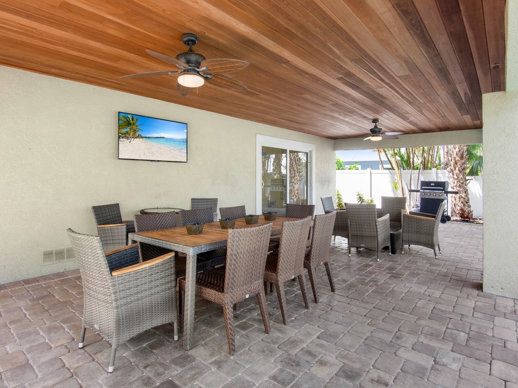 Poolside Dining Area