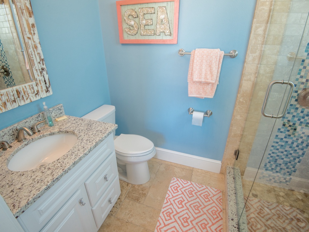 Bathroom with Walk-in-Shower