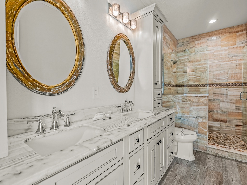 Primary En-Suite
