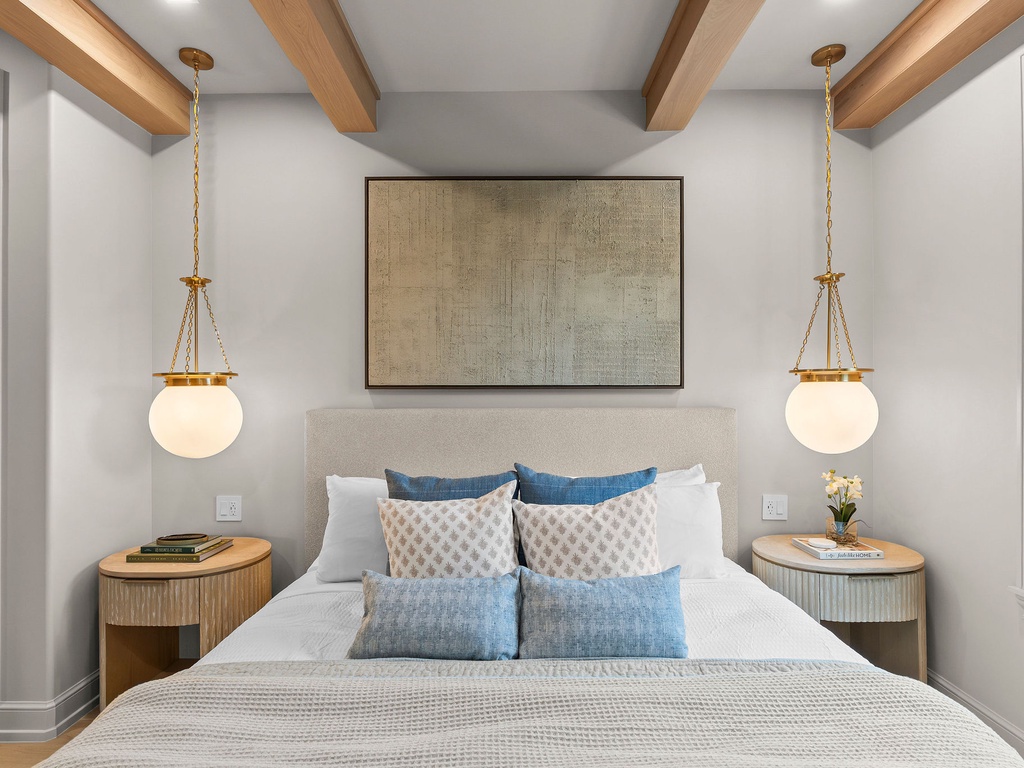 Second Bedroom, King Bed, Ensuite Bath