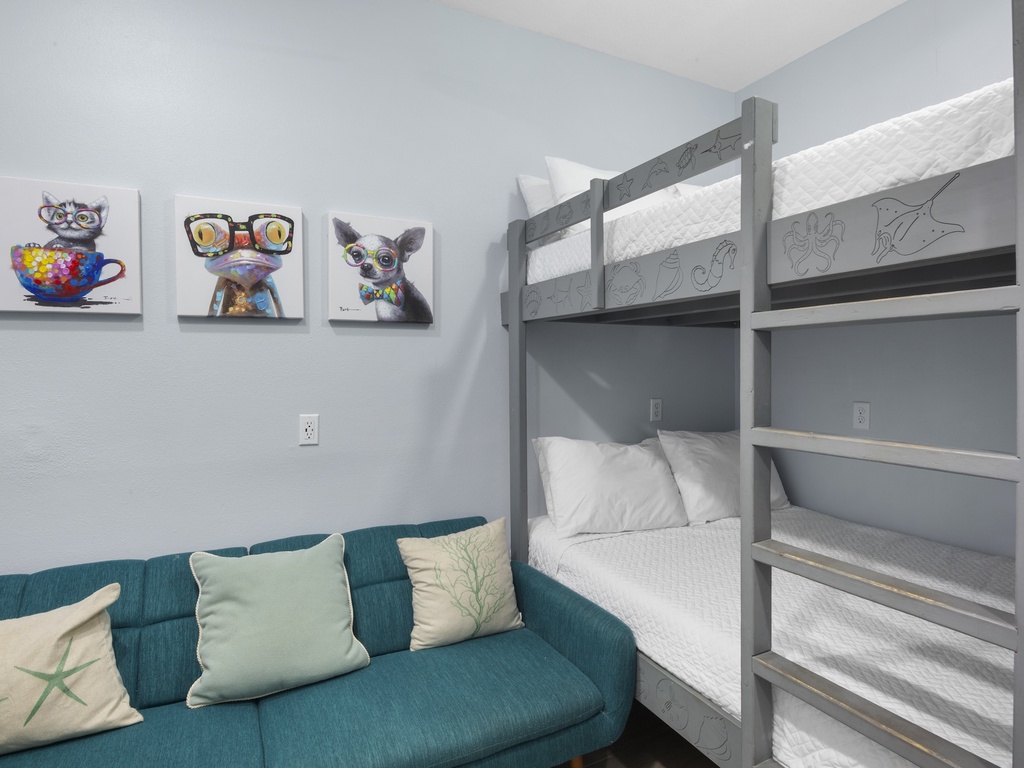 Third Bedroom, Full/Full Bunk