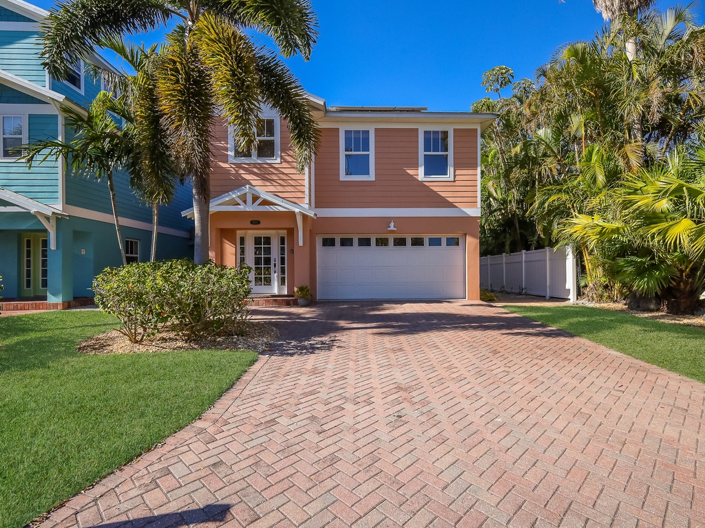 Inviting Entryway to Home