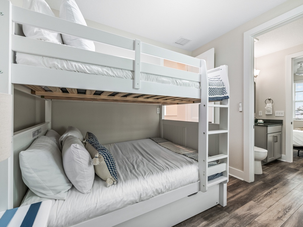 Third Bedroom, Full/Full Bunk with Twin Trundle