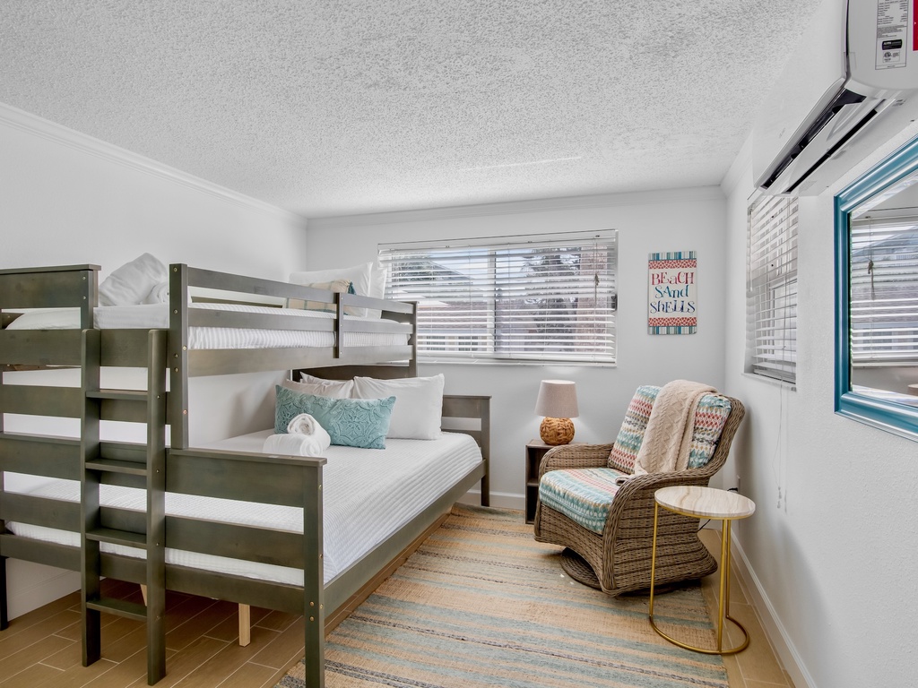 Third Bedroom, Twin/Queen Bunk
