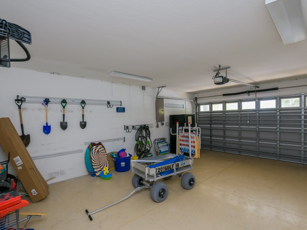 Garage - Beach Equipment