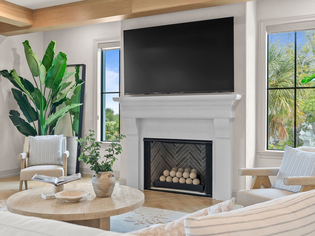 Living Room Smart TV & Fireplace