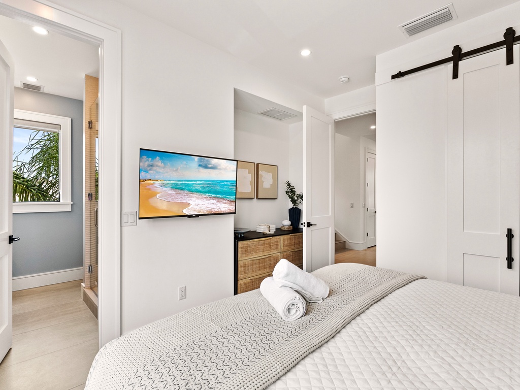 Second Bedroom, King