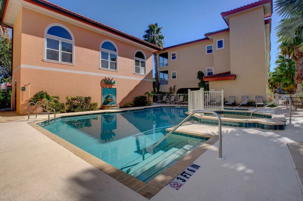 Bradenton Beach Club Second Pool