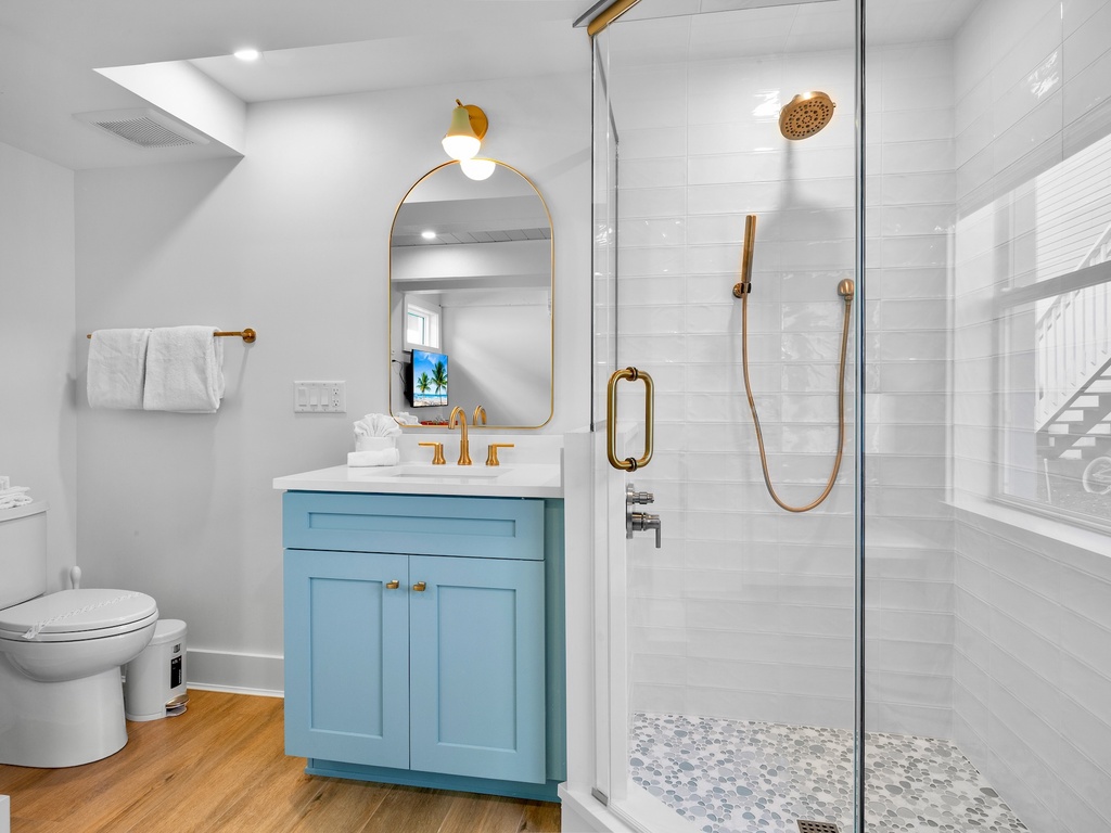 Guest Suite - Bathroom