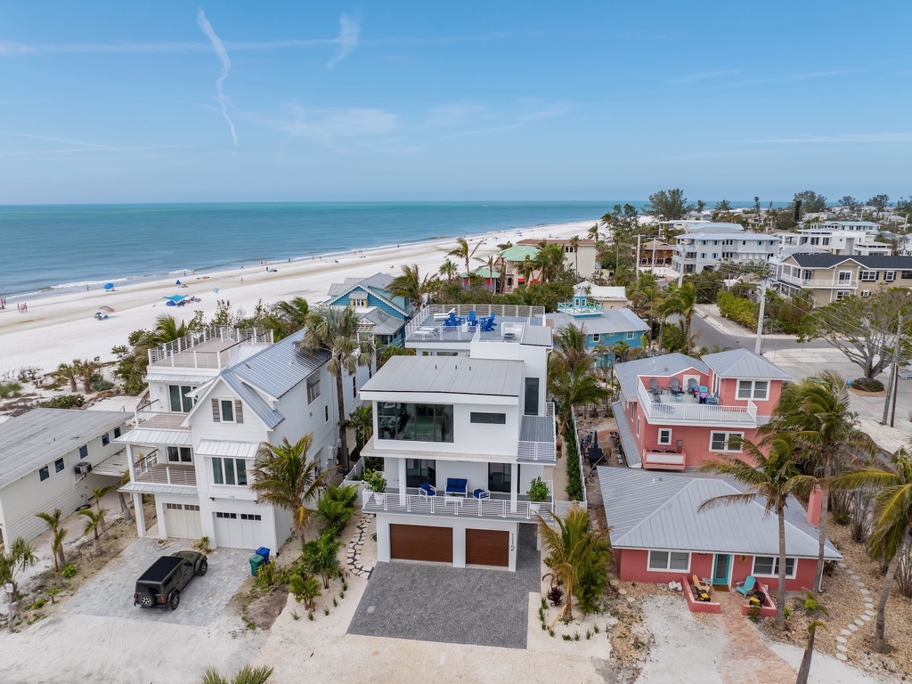 Inviting entry from the outside