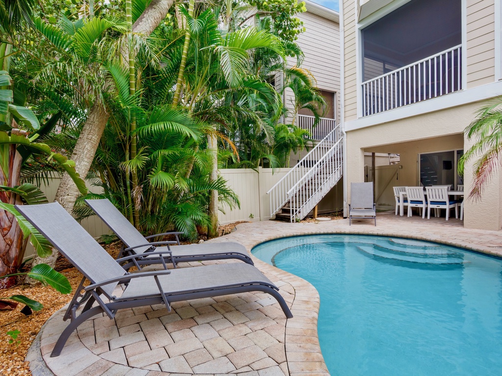 Poolside Loungers