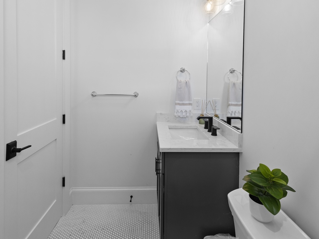 Fifth Bathroom, Ensuite