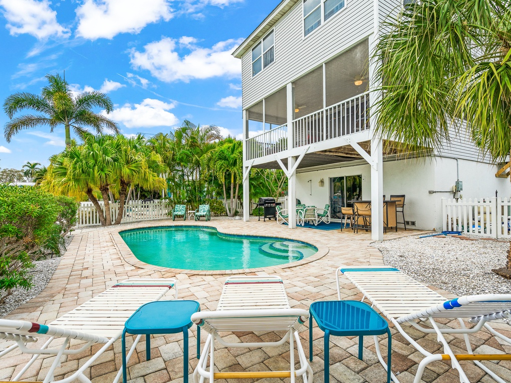 Private Pool Loungers