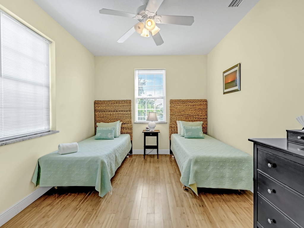 Third Bedroom - Two Twins