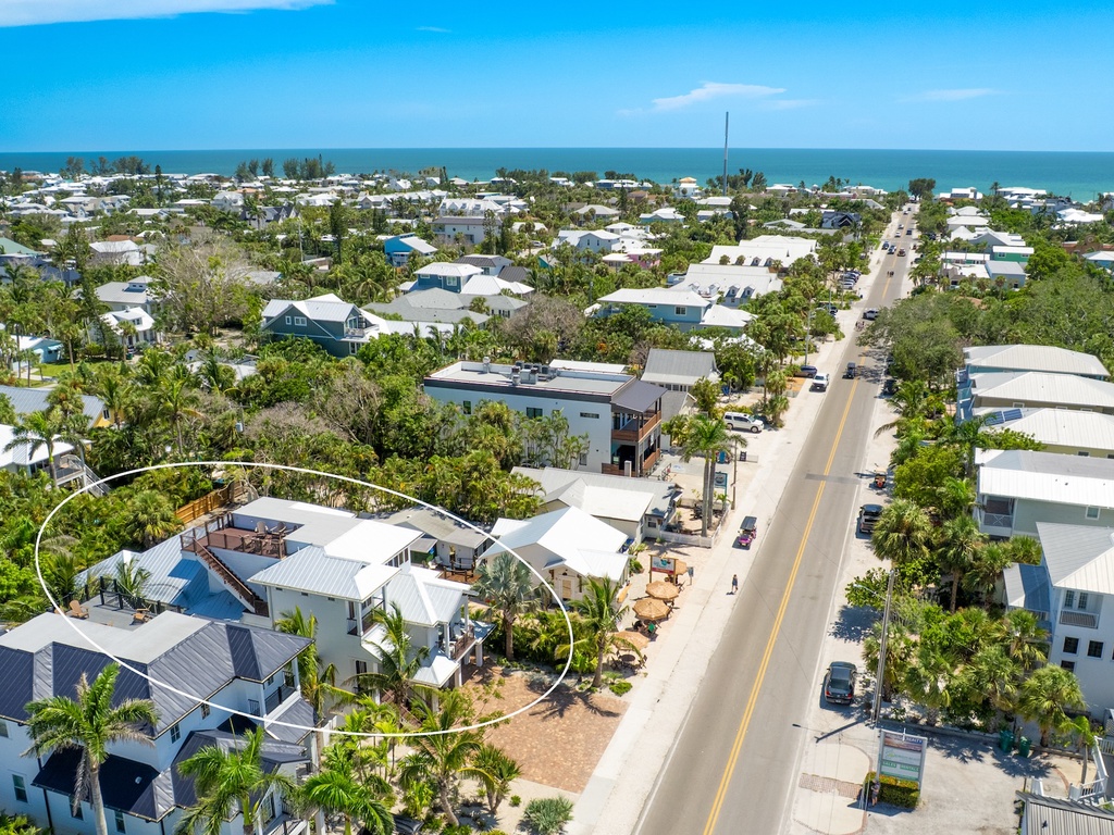 The Oar House by AMI Locals