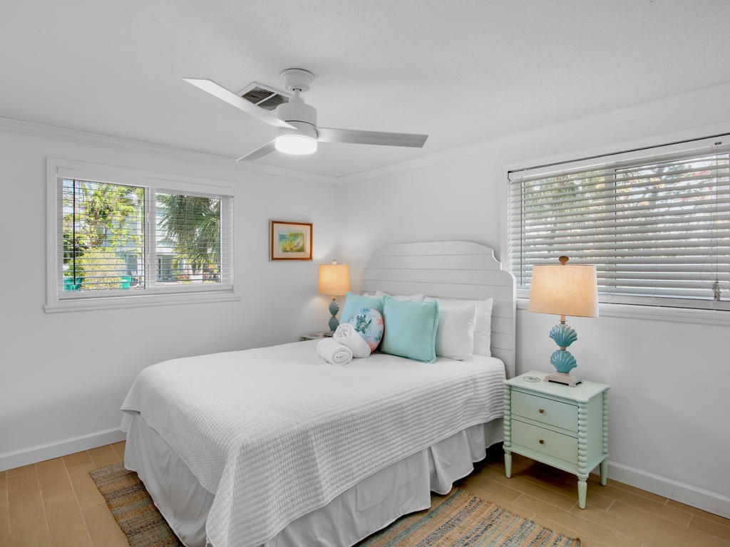 Second Bedroom, Queen