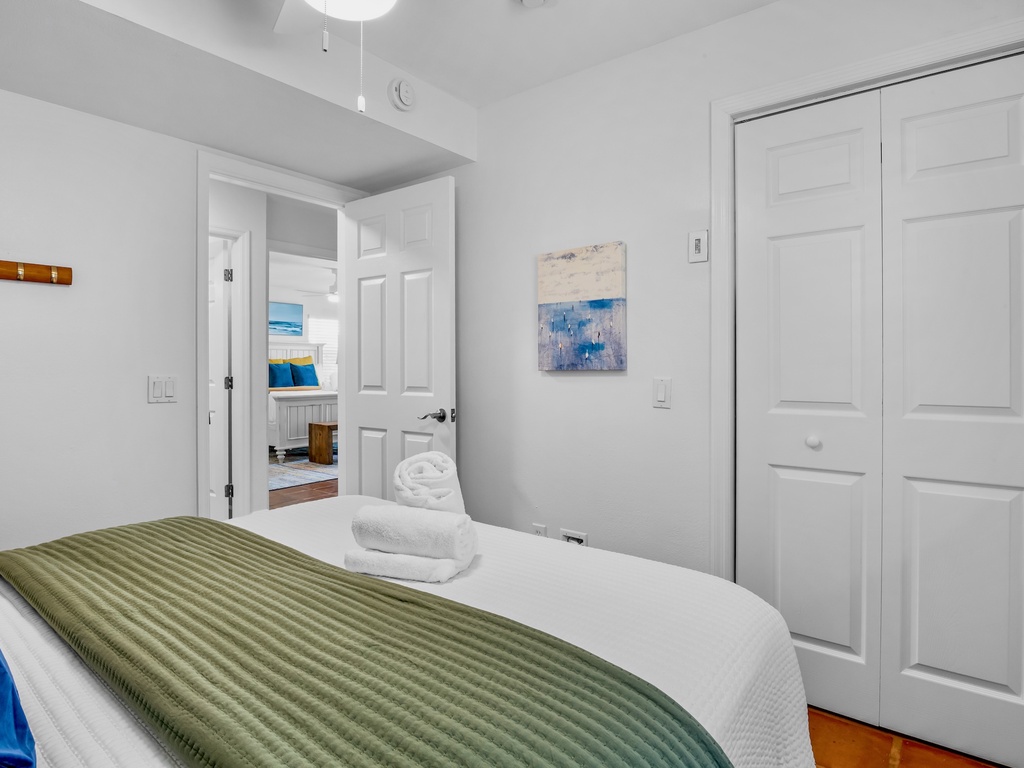 Third Bedroom, Queen bed