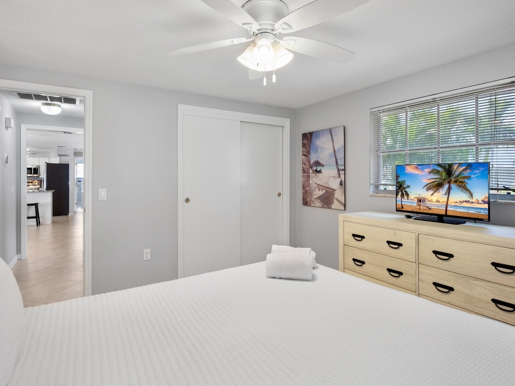 Second Bedroom - Queen