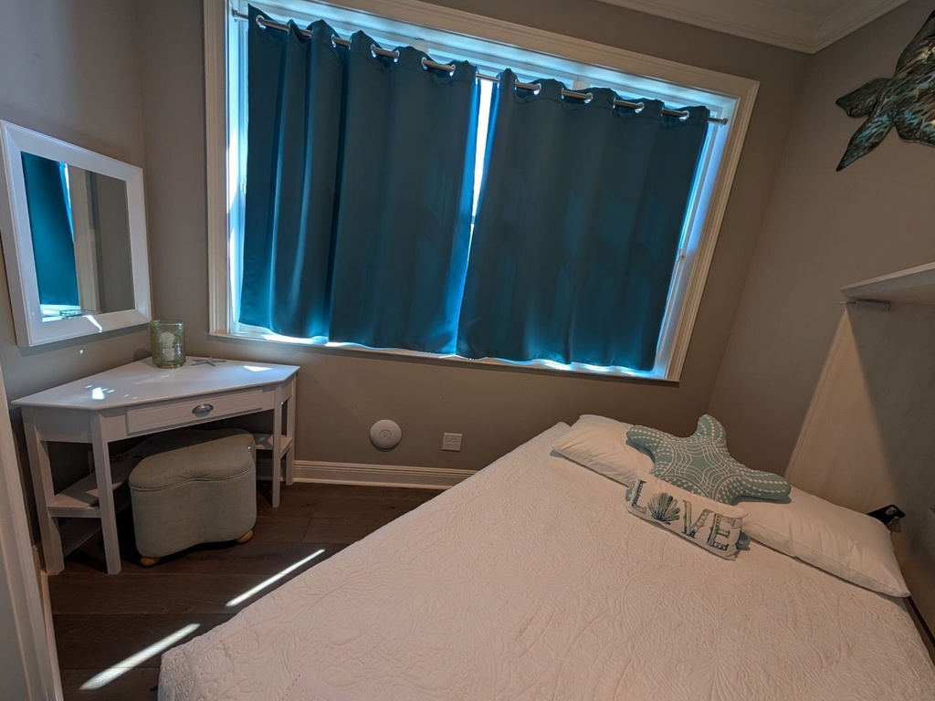 Fourth Bedroom, Murphy Style Queen Bed