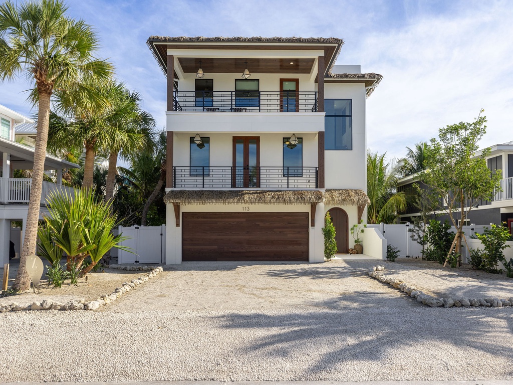 Bikes and Golf Car - Exclusive Amenities