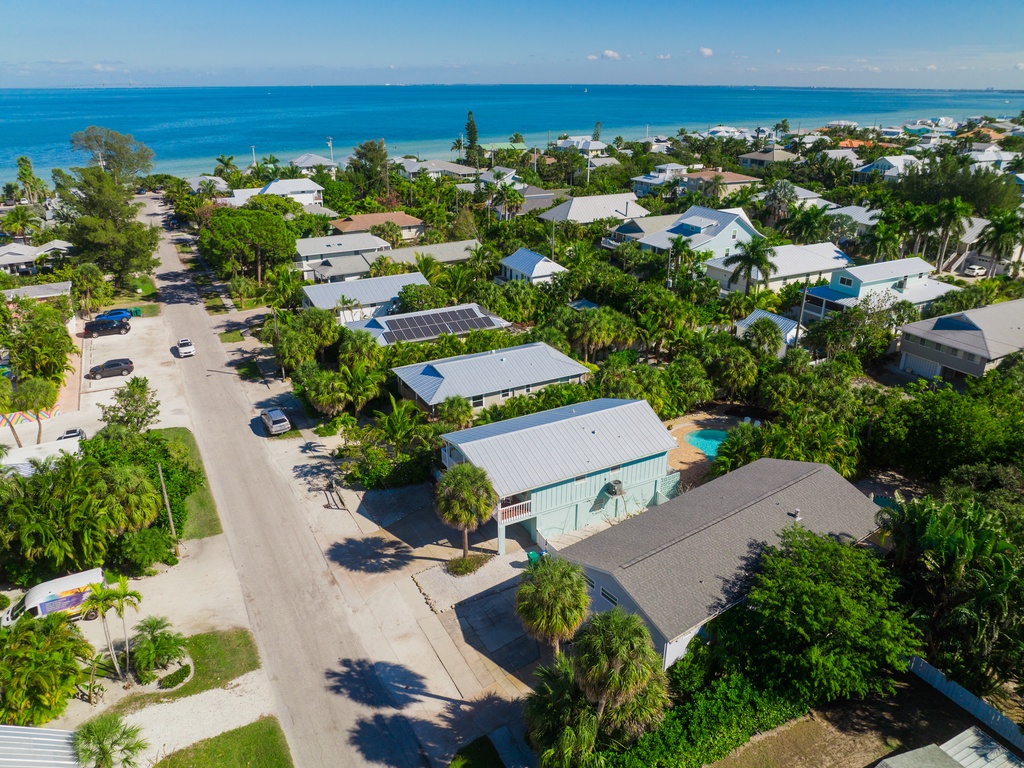 AMI Breeze by AMI Locals