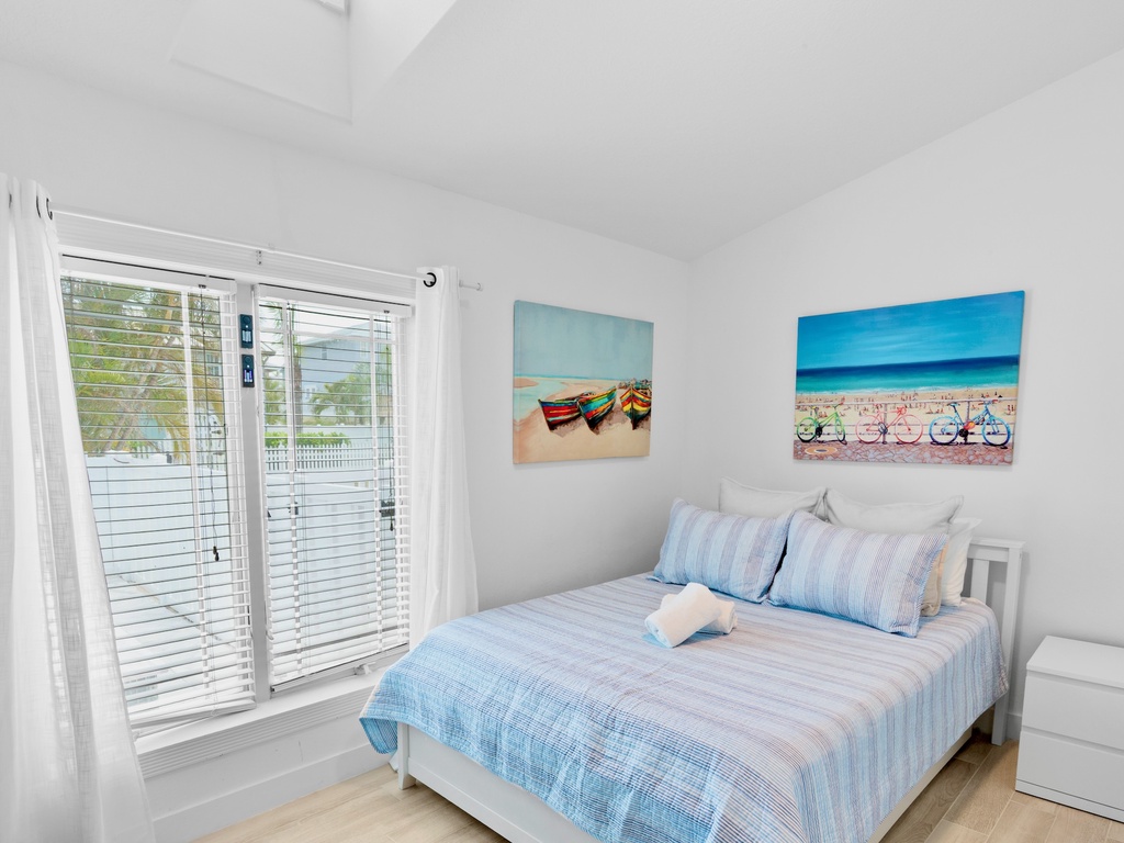 Second Bedroom, Queen Bed, Twin/Twin Bunk