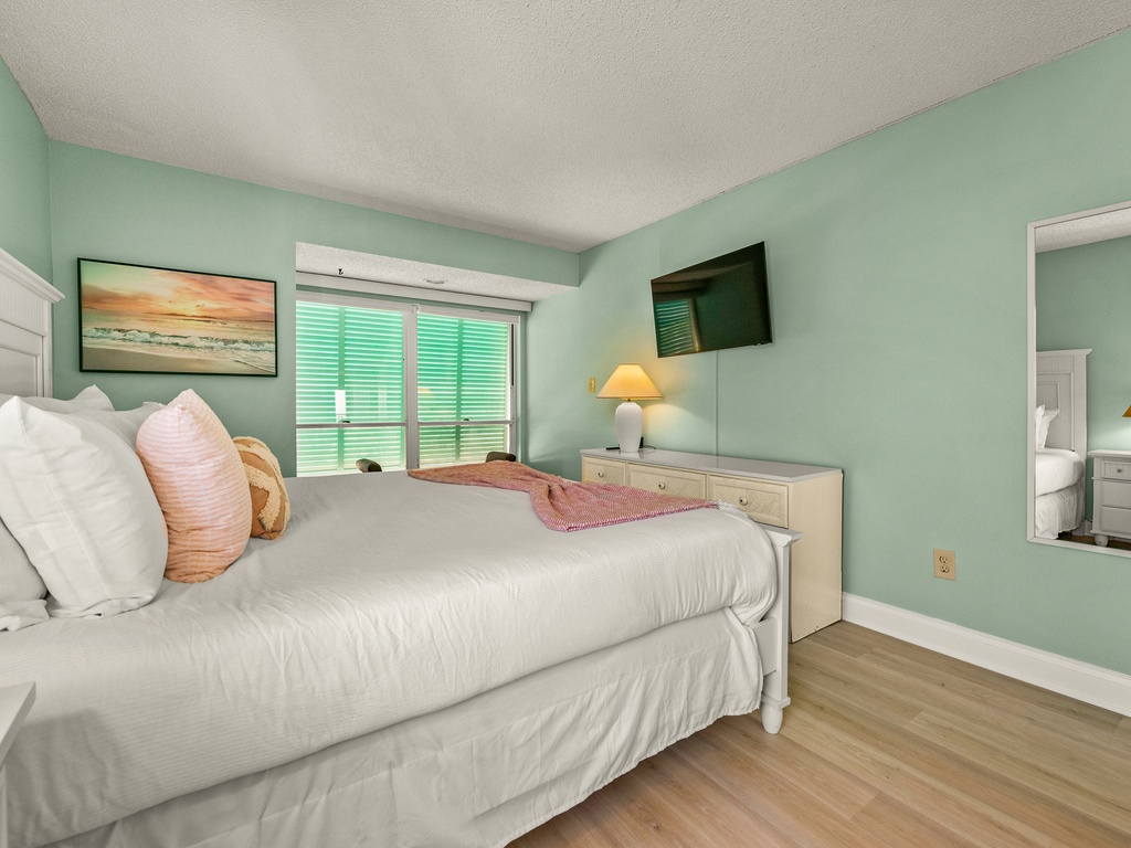 Second Bedroom, King