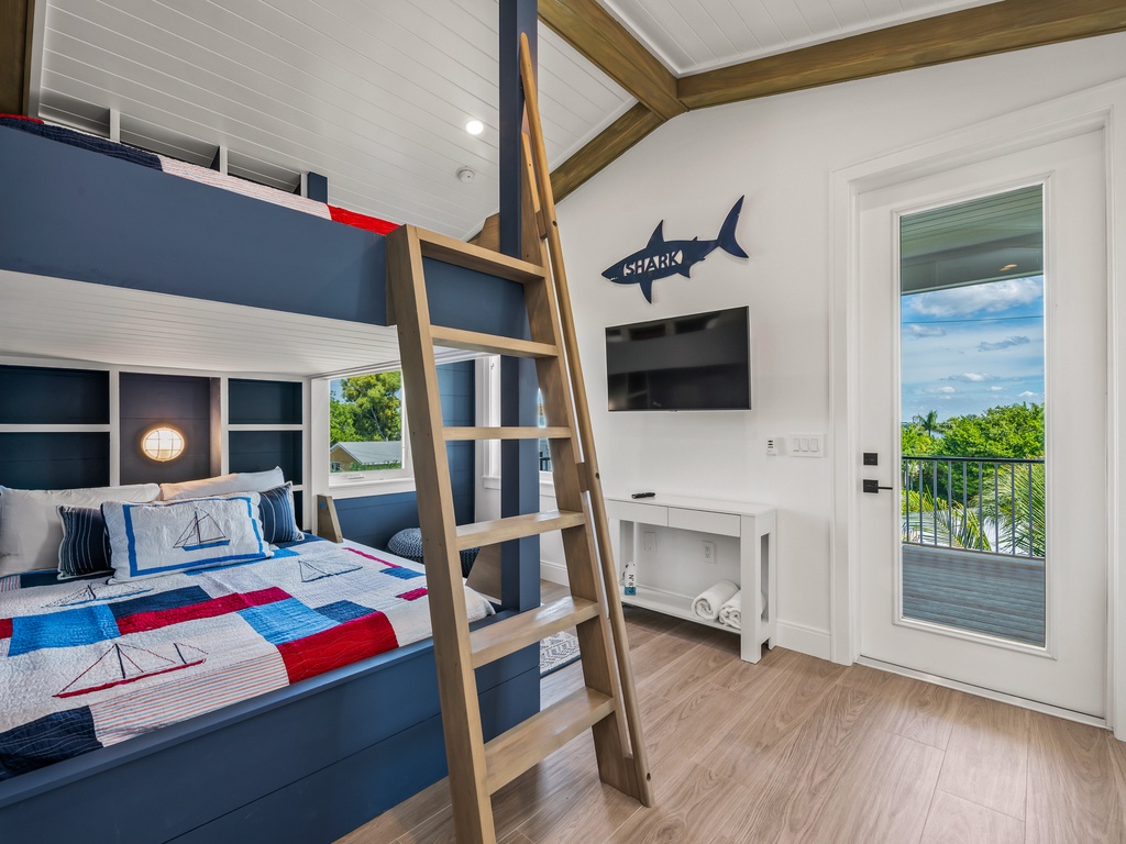 Additional Bedroom - Twin/Twin Bunk