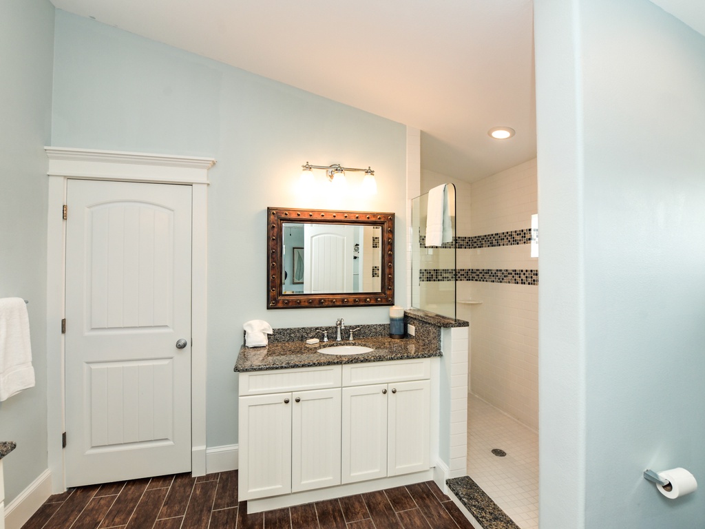 Second En-suite Bathroom