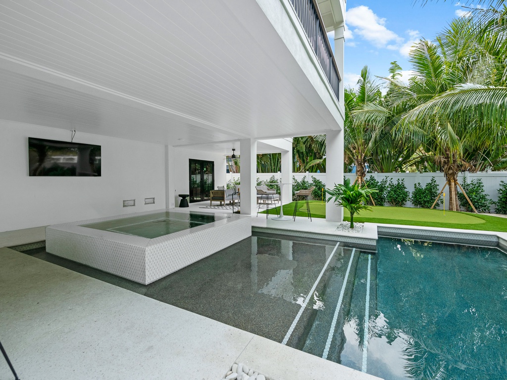 Private Pool and Spa