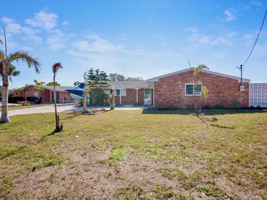 Edgewater by AMI Locals